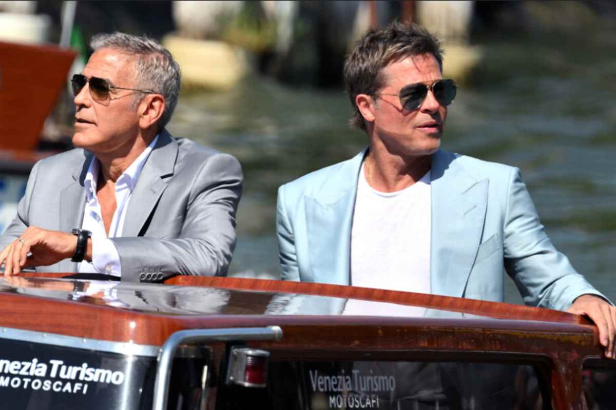 Clooney e Pitt sul motoscafo