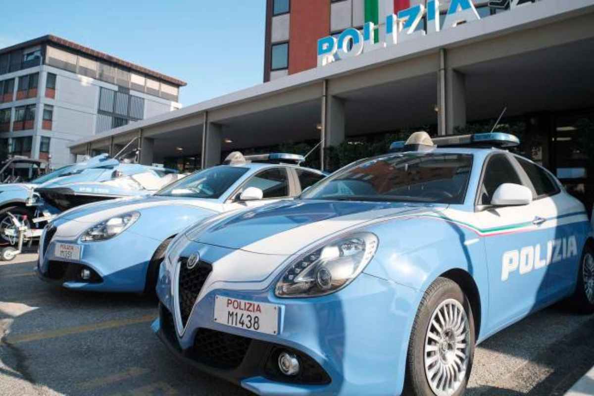 macchina polizia