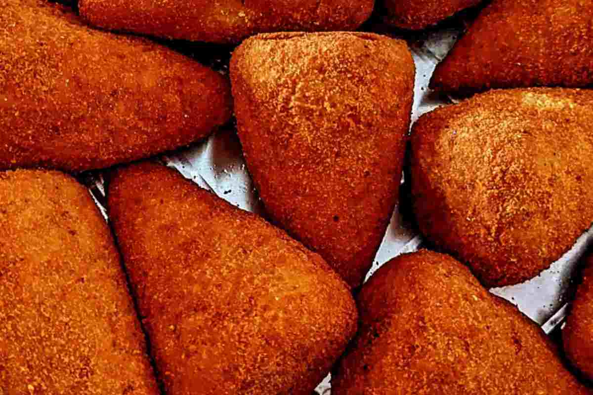 Arancino arancina dilemma siciliano Accademia della Crusca