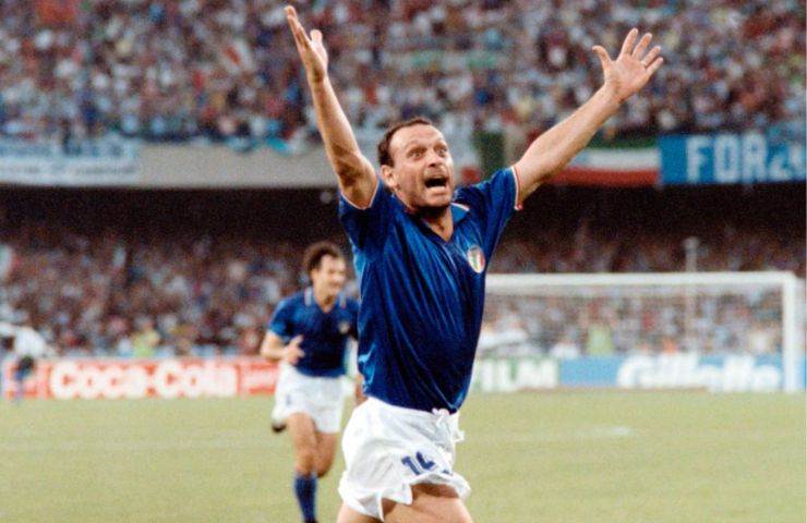 Schillaci esulta durante un gol a Italia 90