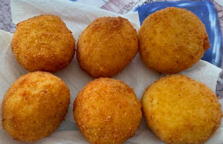 Arancino arancina dilemma siciliano Accademia della Crusca